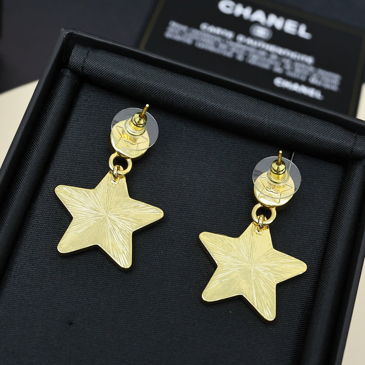 CHANEL Pearl Crystal Enamel Pendant Necklace