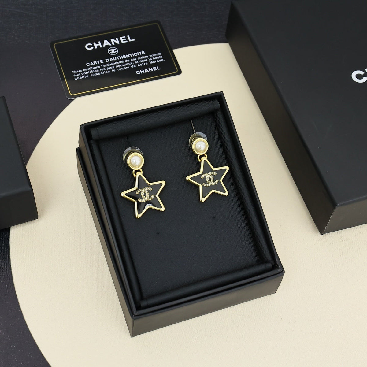 CHANEL Pearl Crystal Enamel Pendant Necklace