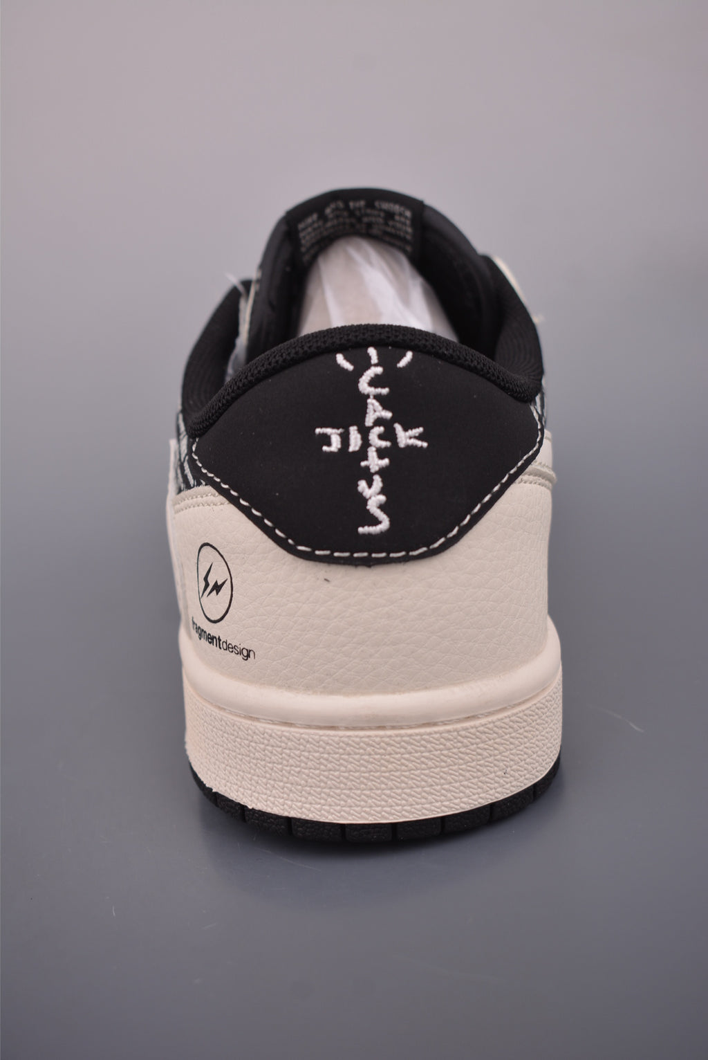 Fragment x Travis Scott x Nike Air Jordan 1 Low - Image 4