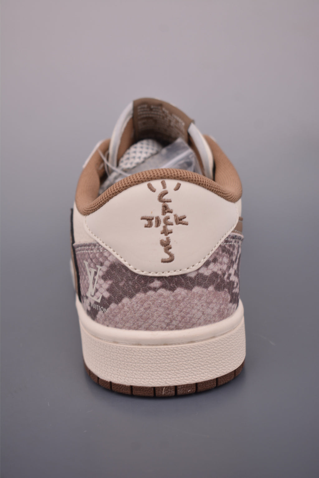 Fragment x Travis Scott x Nike Air Jordan 1 Low - Image 4
