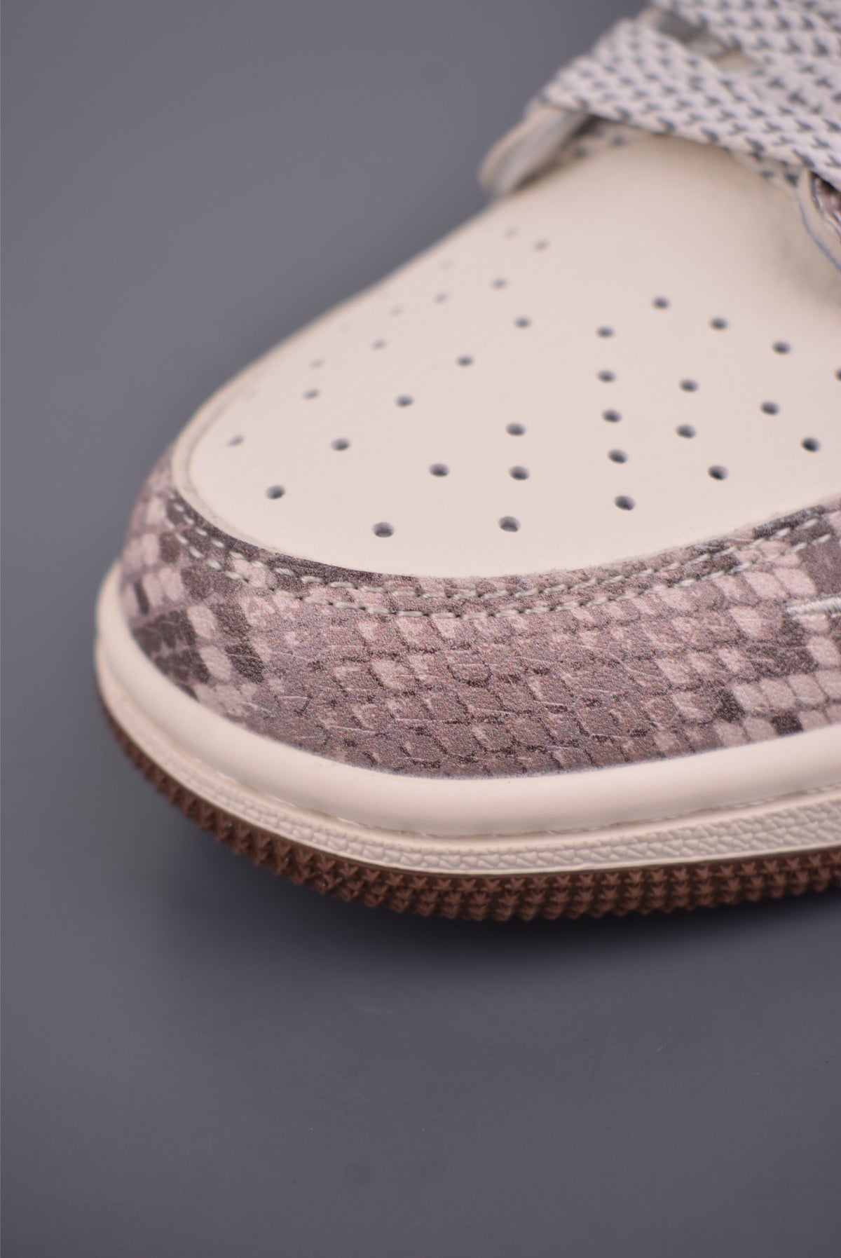 Fragment x Travis Scott x Nike Air Jordan 1 Low - Image 6