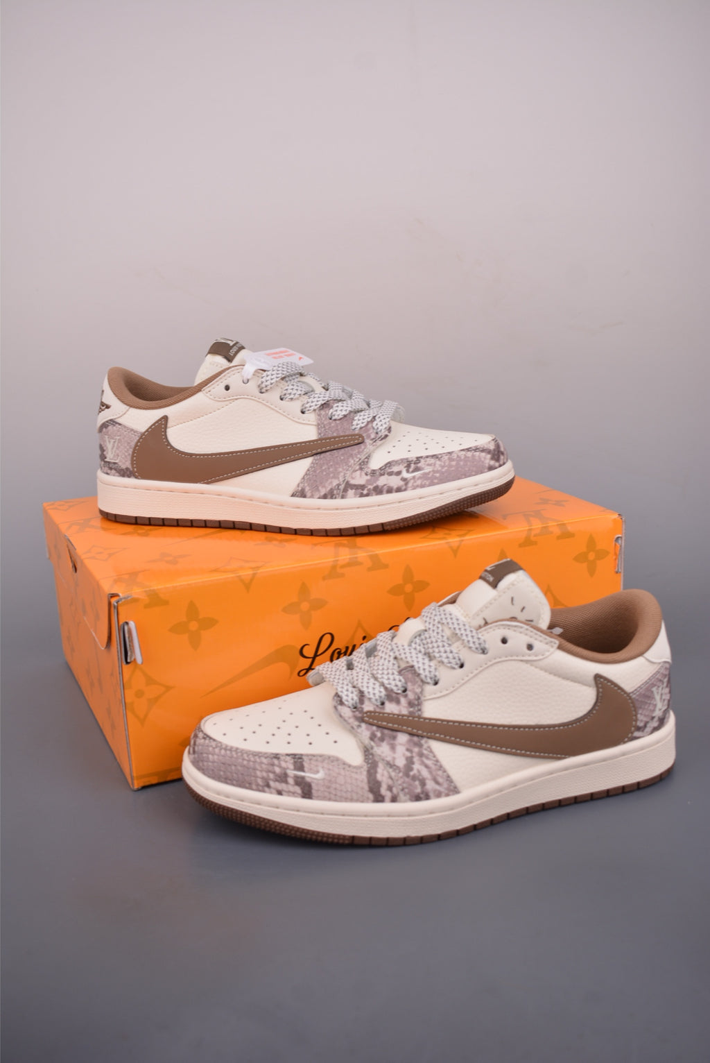 Fragment x Travis Scott x Nike Air Jordan 1 Low - Image 5