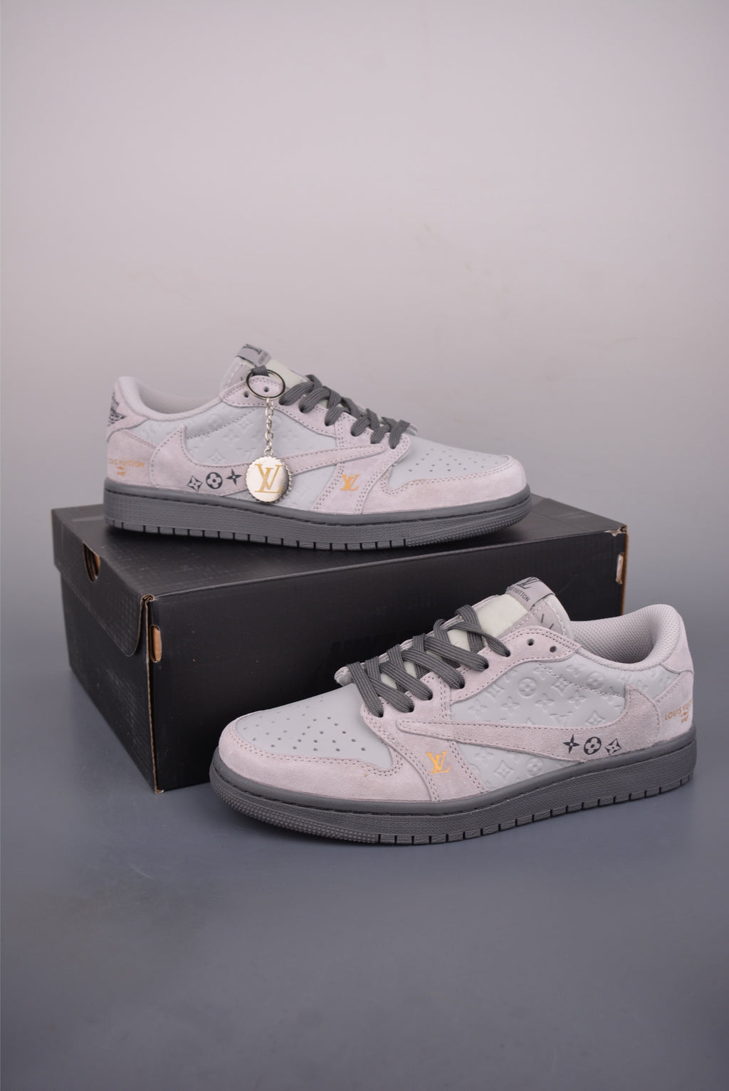Fragment x Travis Scott x Nike Air Jordan 1 Low - Image 5