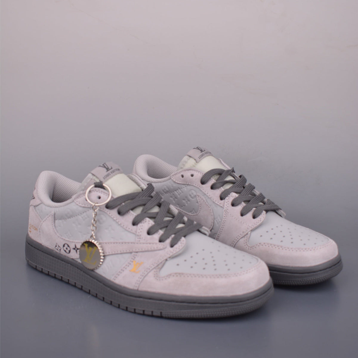 Fragment x Travis Scott x Nike Air Jordan 1 Low - Image 1