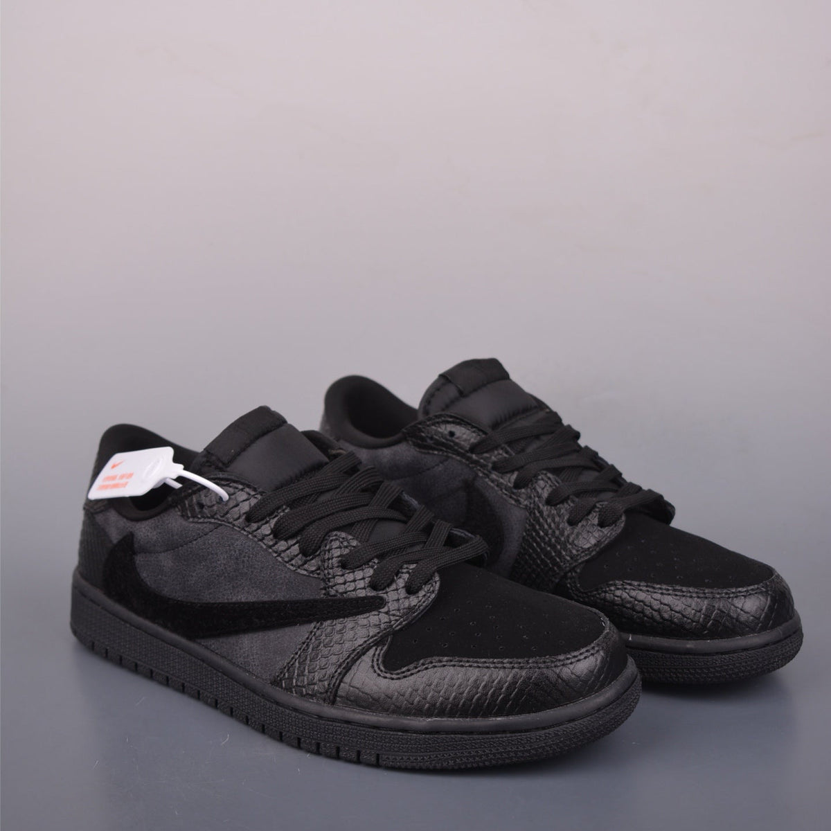 Fragment x Travis Scott x Nike Air Jordan 1 Low - Image 1