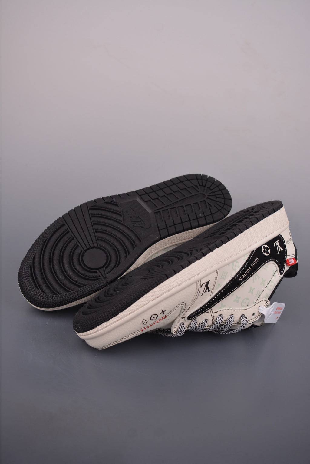 Fragment x Travis Scott x Nike Air Jordan 1 Low - Image 3