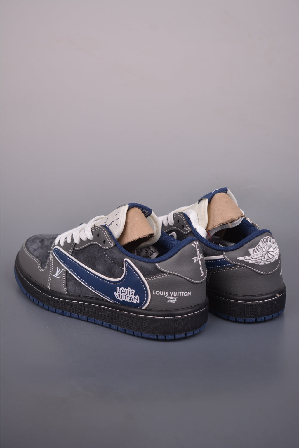 Fragment x Travis Scott x Nike Air Jordan 1 Low - Image 2