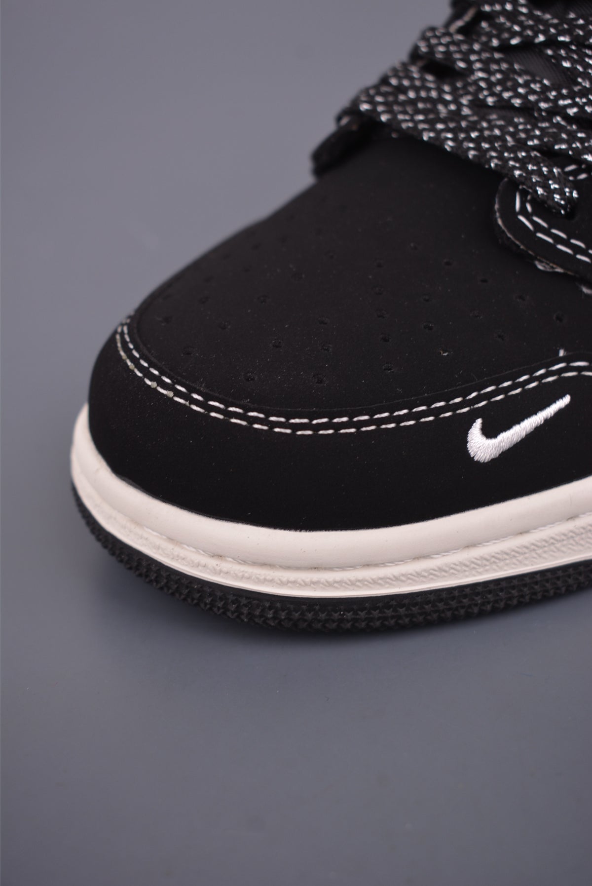 Fragment x Travis Scott x Dior x Nike Air Jordan 1 Low - Image 6