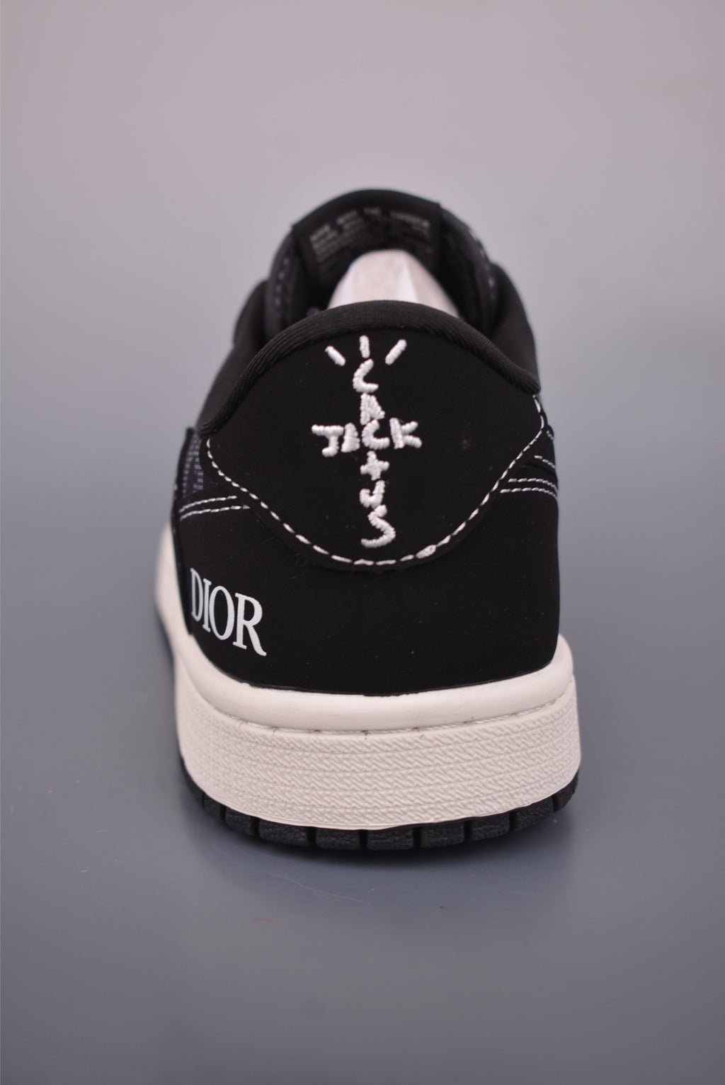 Fragment x Travis Scott x Dior x Nike Air Jordan 1 Low - Image 4