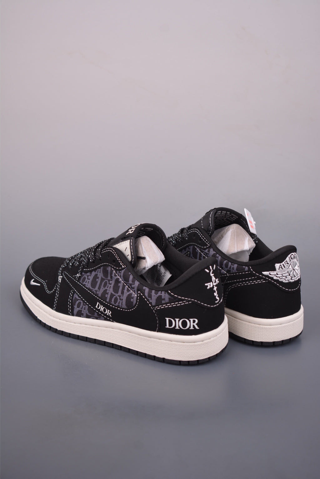 Fragment x Travis Scott x Dior x Nike Air Jordan 1 Low - Image 2