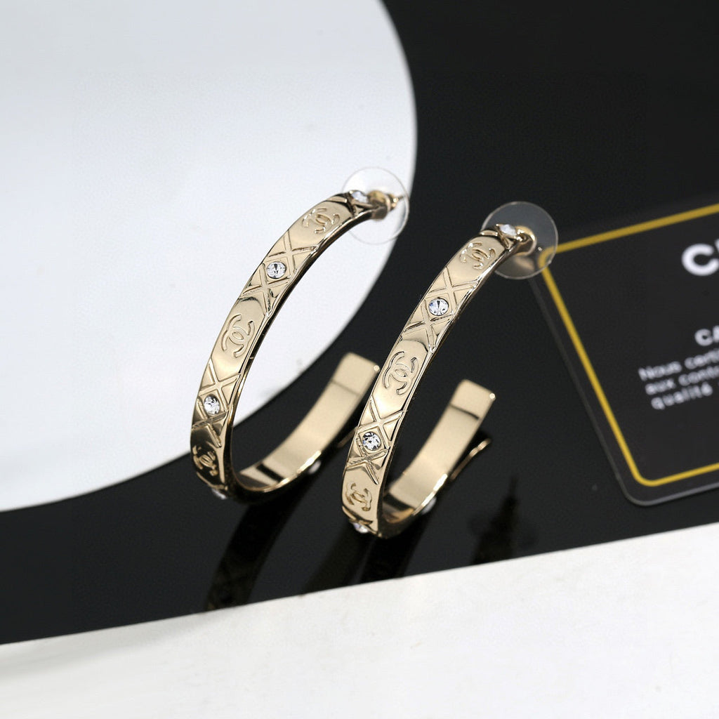 CHANEL Double-C Vintage Earrings