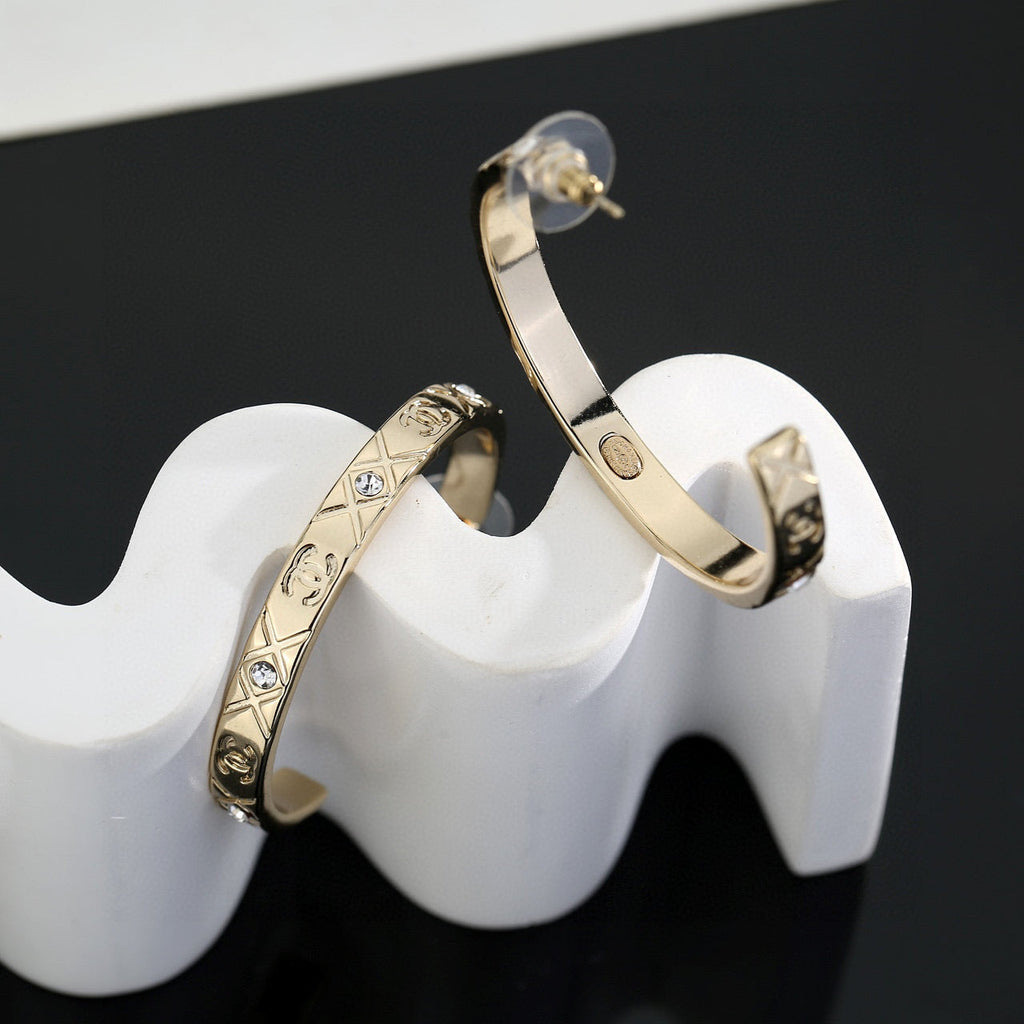 CHANEL Double-C Vintage Earrings