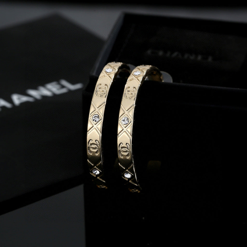 CHANEL Double-C Vintage Earrings
