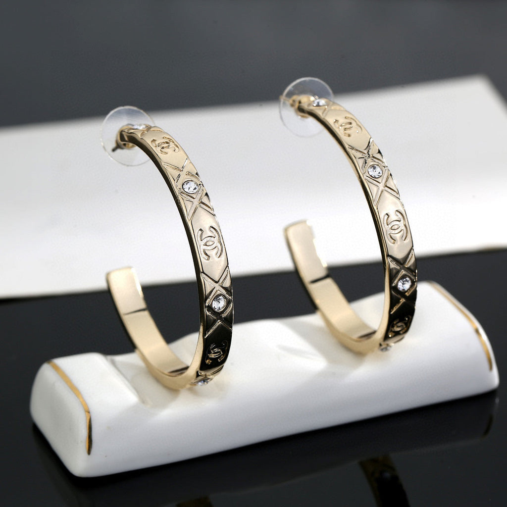 CHANEL Double-C Vintage Earrings