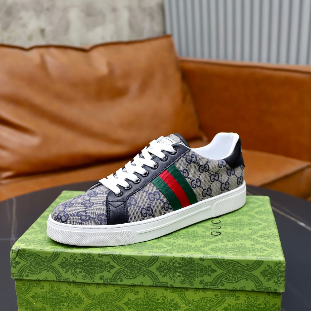 Gucci Men's Sneakers - Style 427012