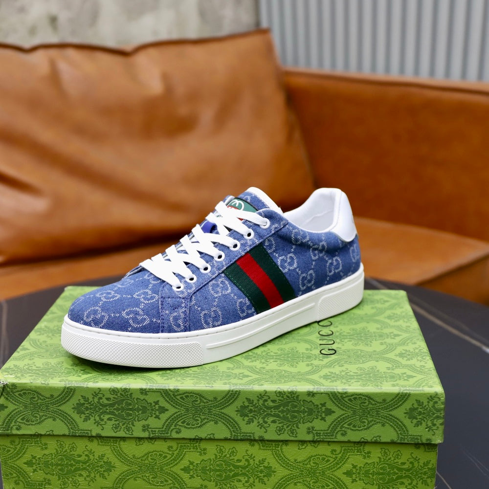 Gucci Men's Sneakers - Style 427012