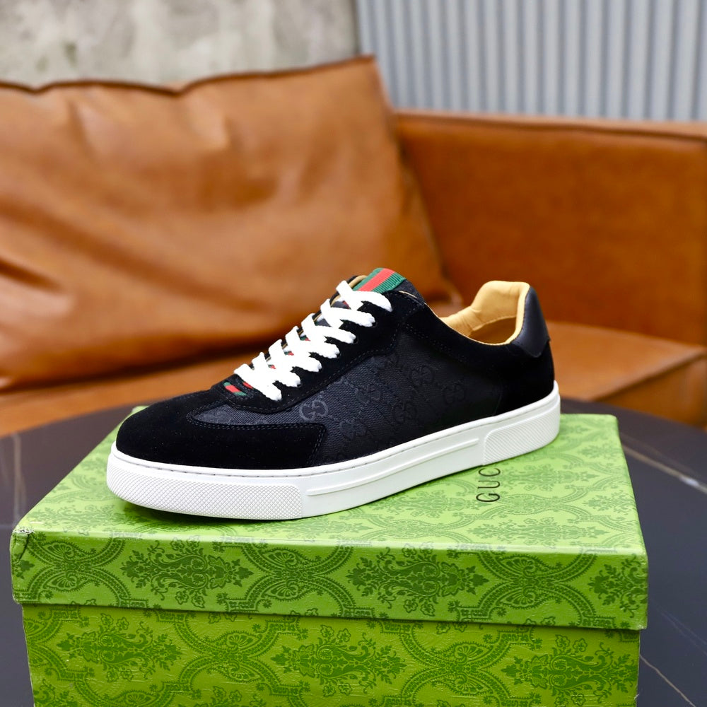 Gucci Men's Sneakers - Style 427017