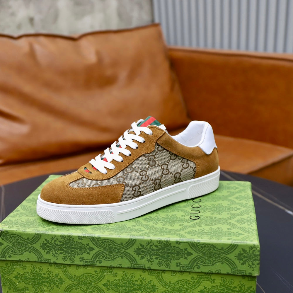 Gucci Men's Sneakers - Style 427017