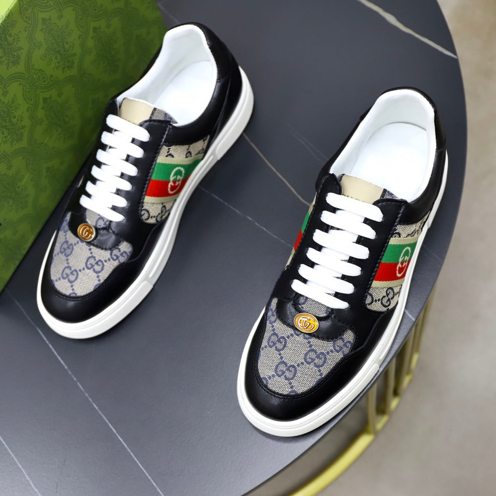 Gucci Men's Sneakers - Style 427025