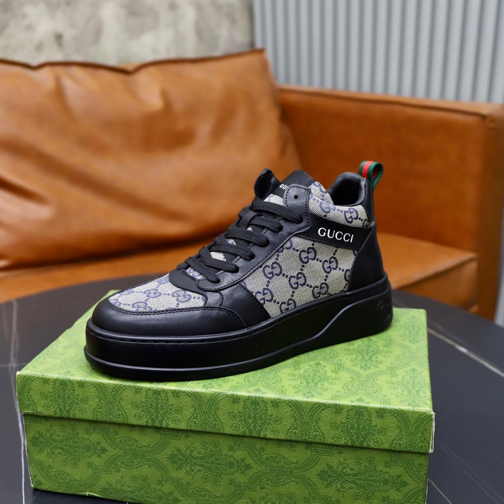 Gucci Men's Sneakers - Style 427077