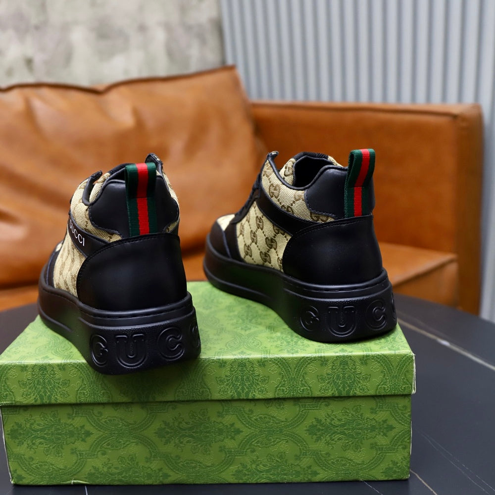 Gucci Men's Sneakers - Style 427077