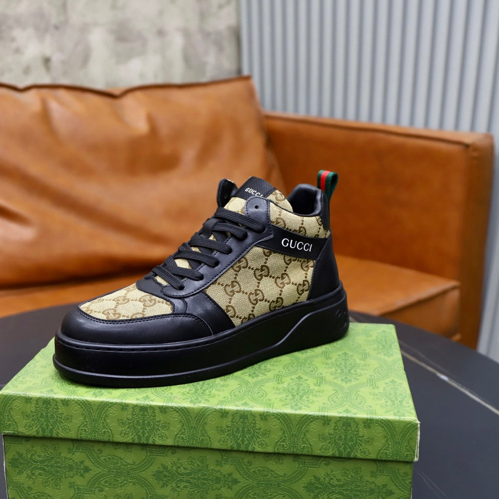 Gucci Men's Sneakers - Style 427077