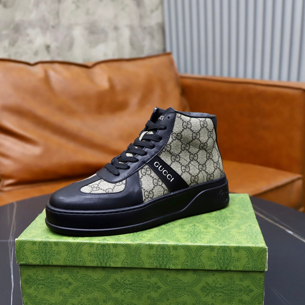 Gucci Men's Sneakers - Style 427077