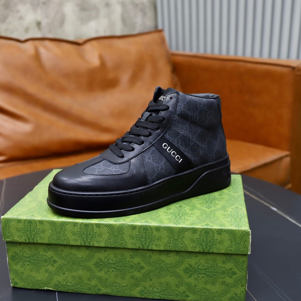 Gucci Men's Sneakers - Style 427077
