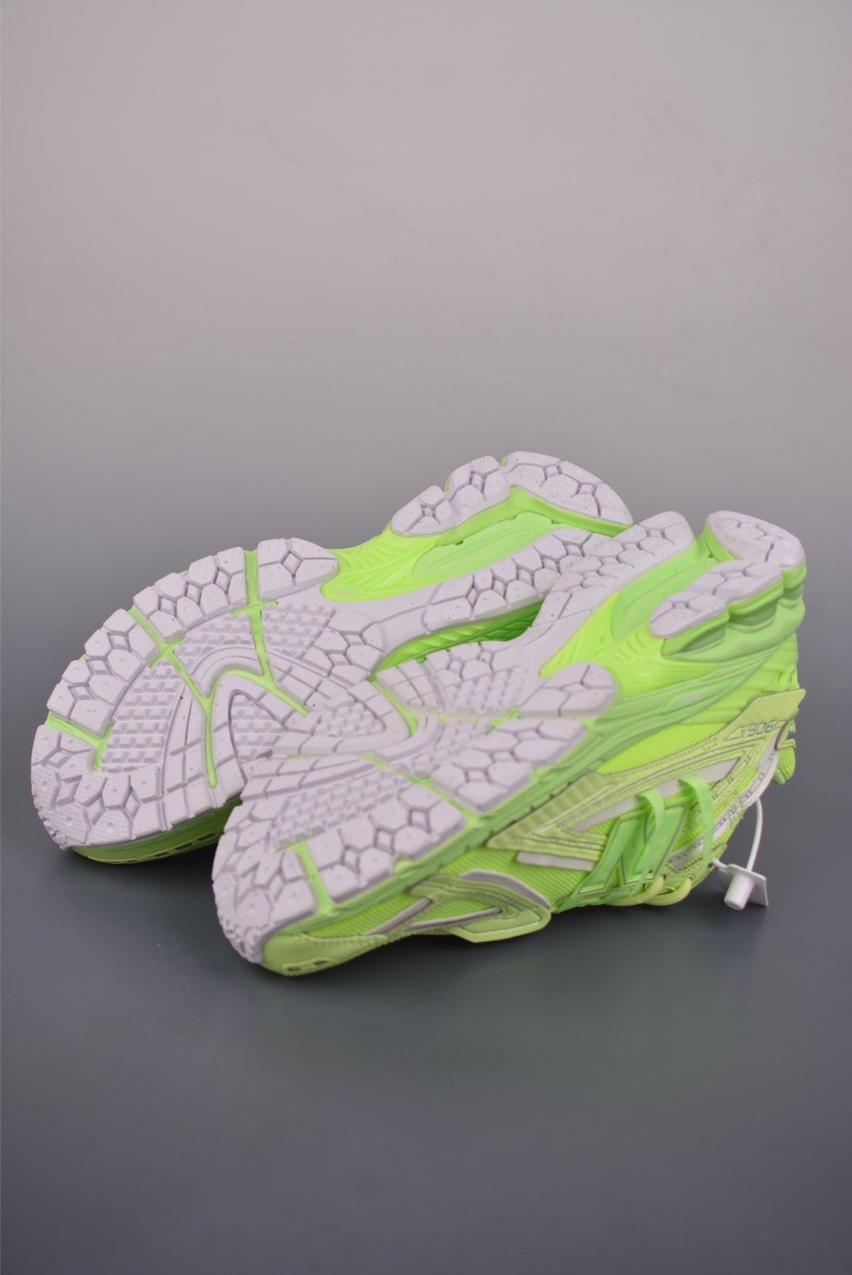 New Balance 190 240 - Image 3