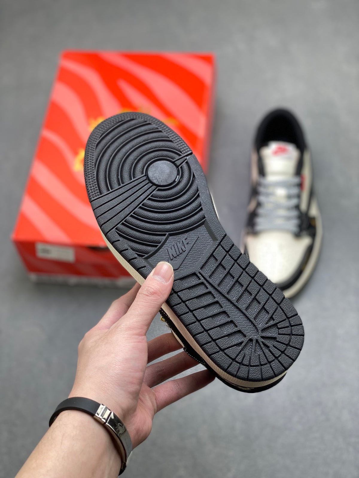 Fragment x Travis Scott x Dior x Nike Air Jordan 1 Low - Image 6