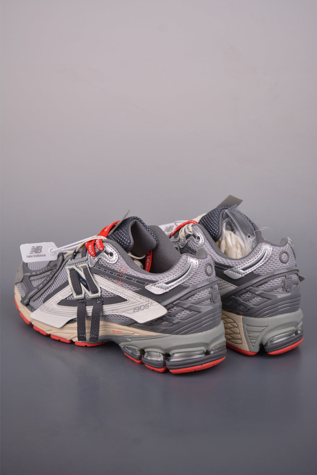 New Balance 320 2002 - Image 2