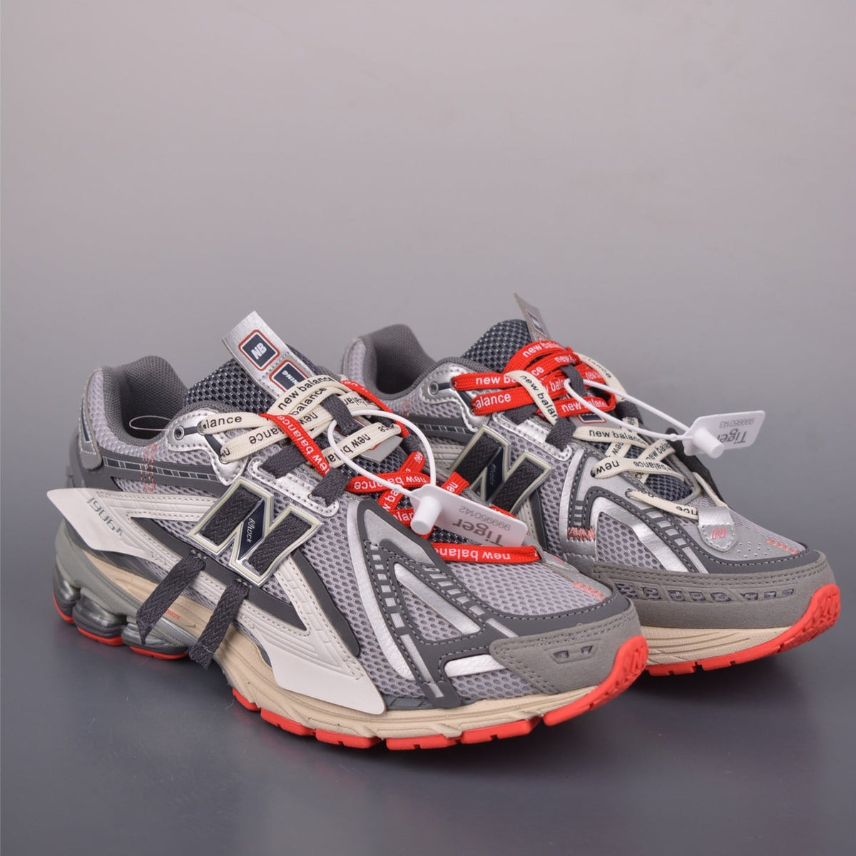 New Balance 320 2002 - Image 1