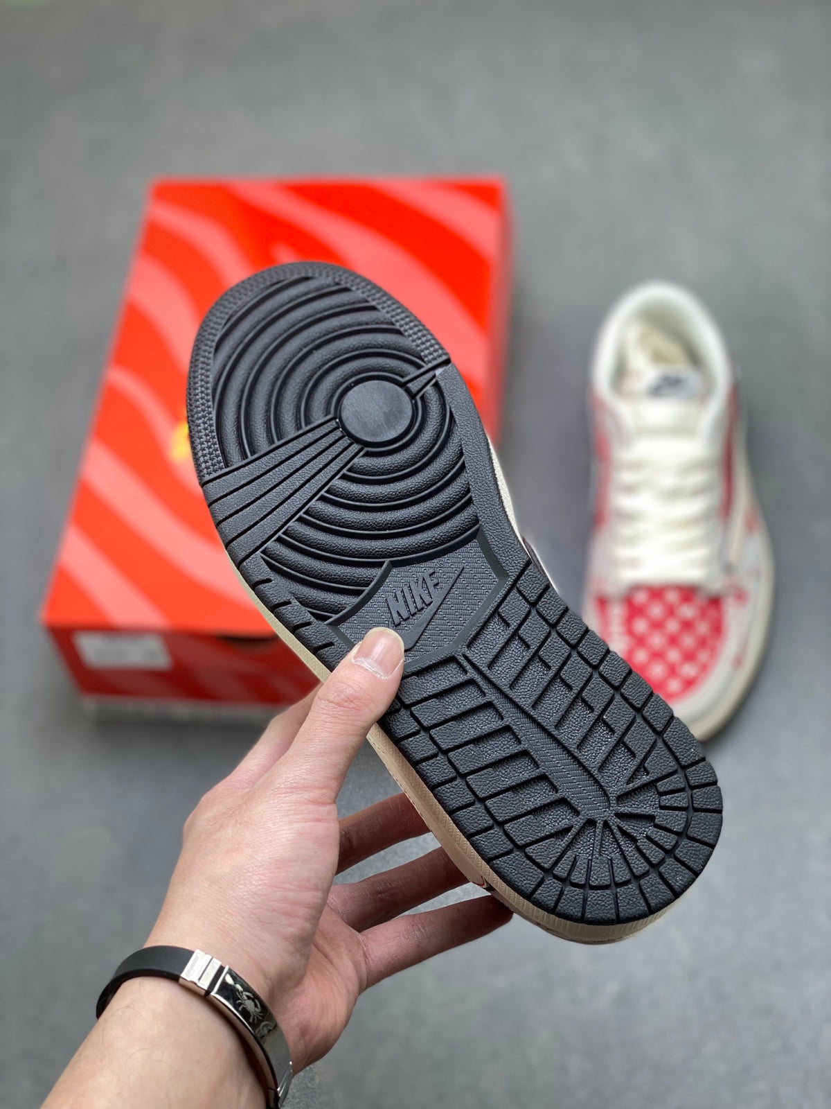 Fragment x Travis Scott x Dior x Nike Air Jordan 1 Low - Image 6