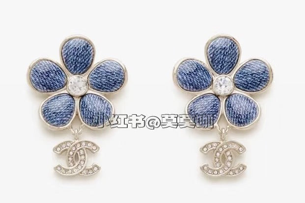 CHANEL Crystal Double-C Vintage Pendant Necklace