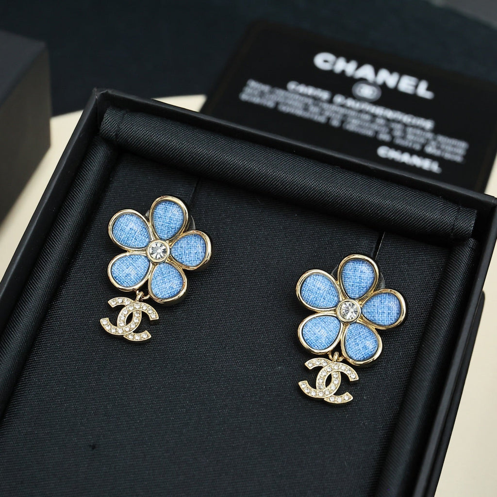 CHANEL Crystal Double-C Vintage Pendant Necklace