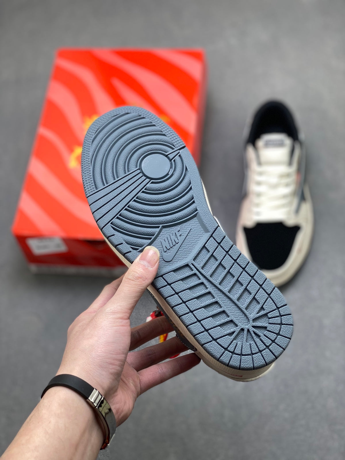 Fragment x Travis Scott x Dior x Nike Air Jordan 1 Low - Image 6