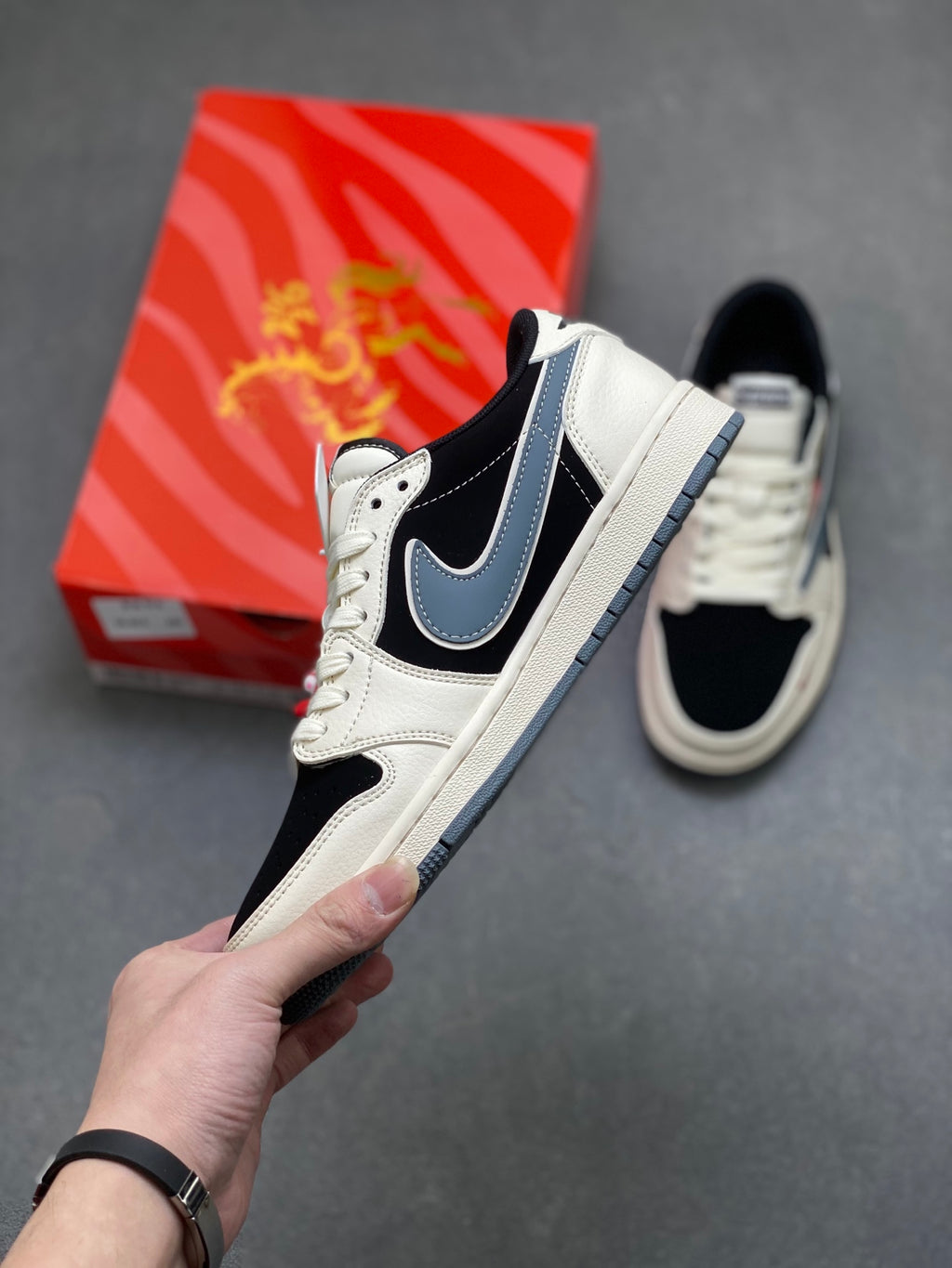 Fragment x Travis Scott x Dior x Nike Air Jordan 1 Low - Image 3