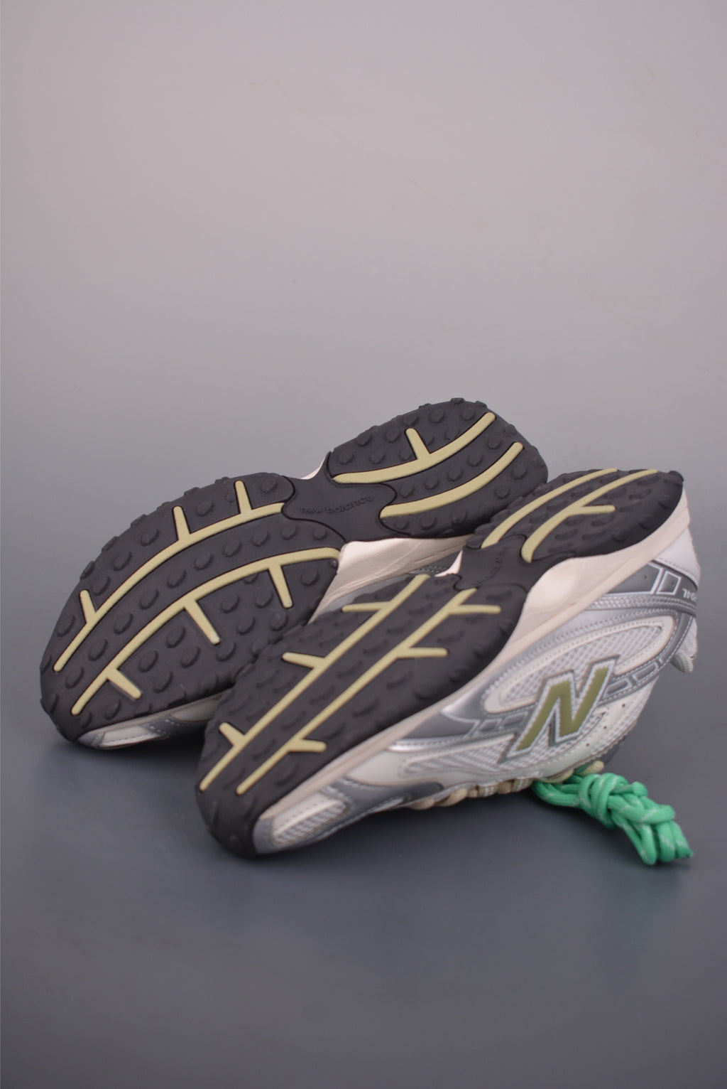 New Balance 240 204 - Image 3