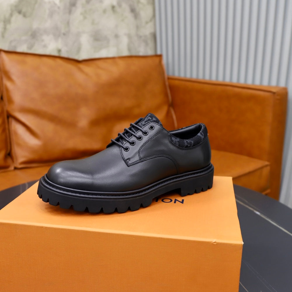 Louis Vuitton Men's Dress Shoes - Style 426032
