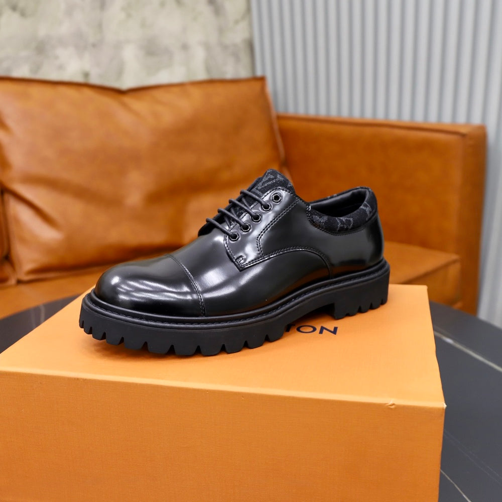 Louis Vuitton Men's Dress Shoes - Style 426032