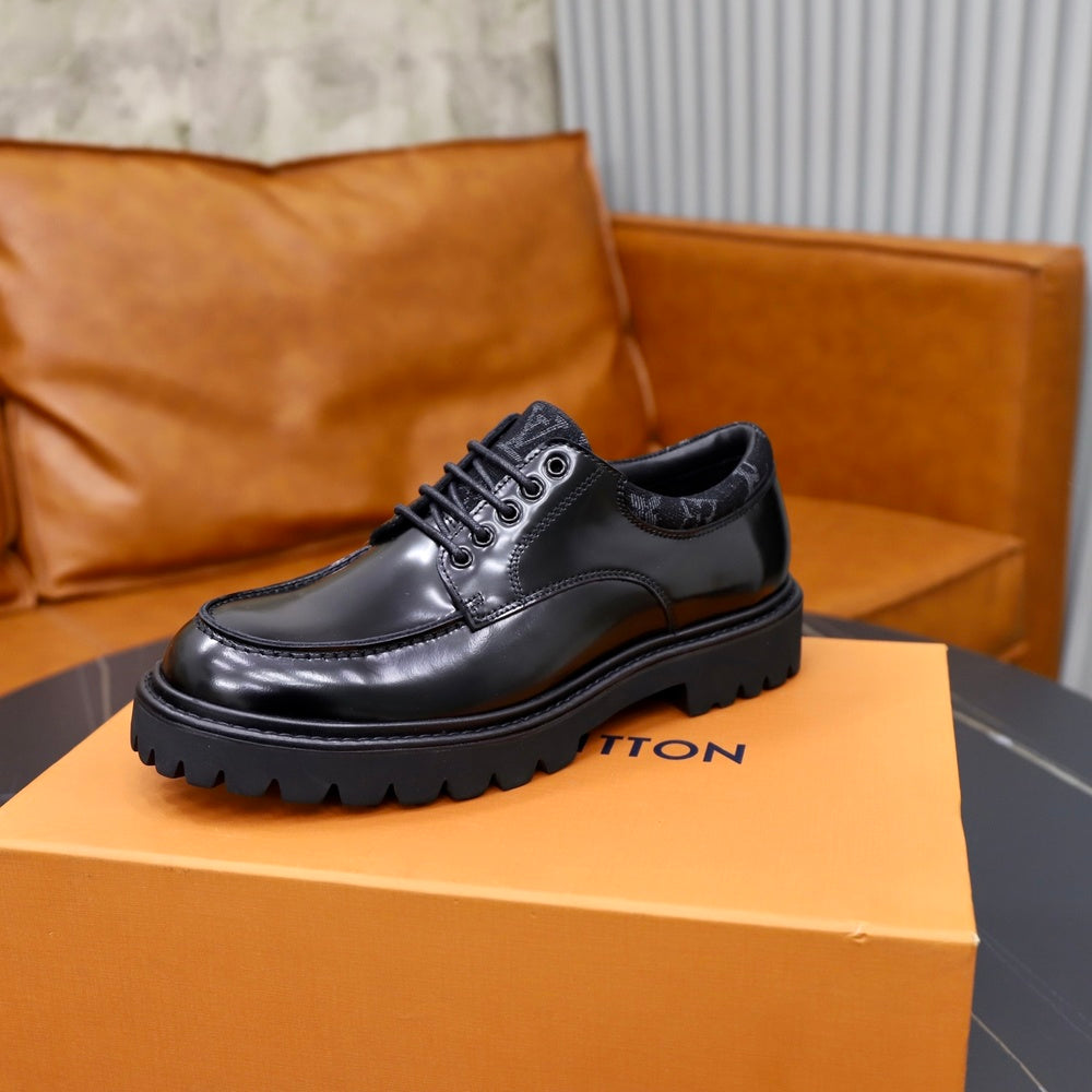 Louis Vuitton Men's Dress Shoes - Style 426032