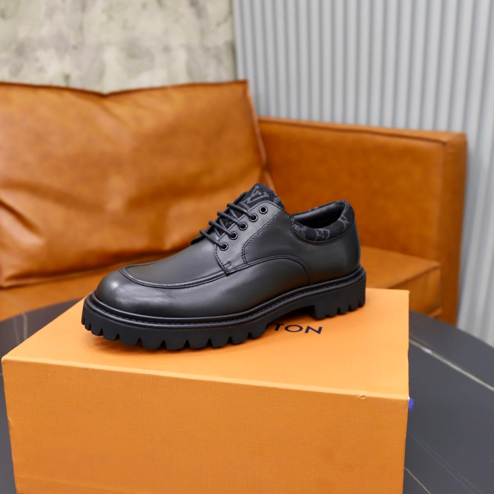 Louis Vuitton Men's Dress Shoes - Style 426032