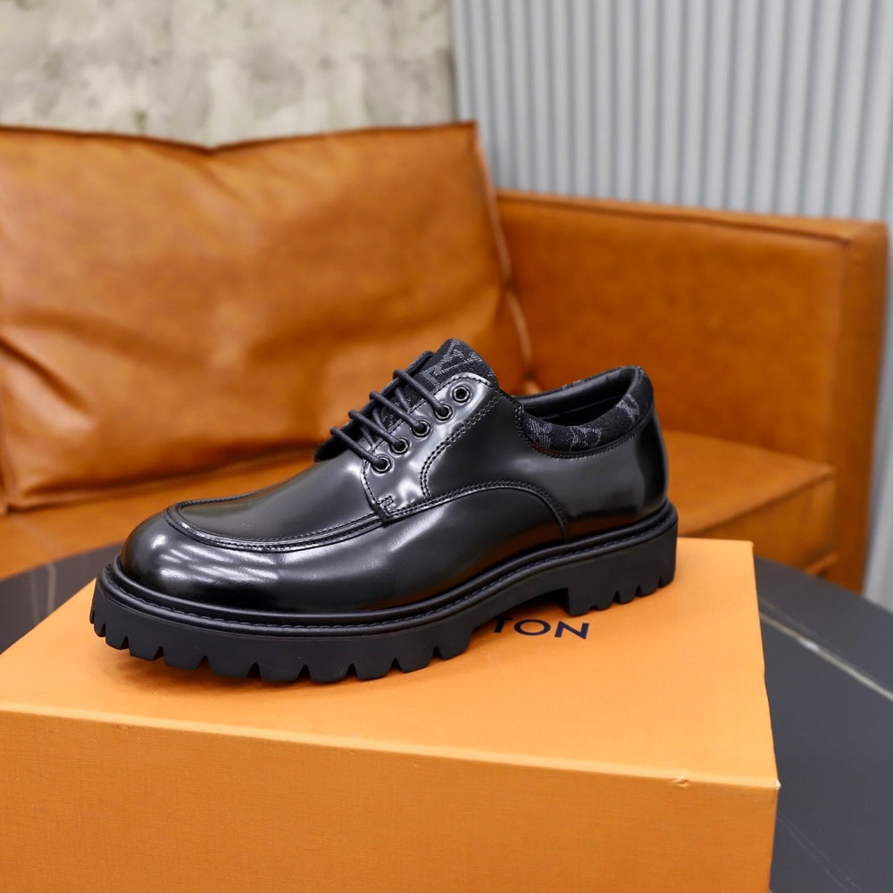 Louis Vuitton Men's Dress Shoes - Style 426032