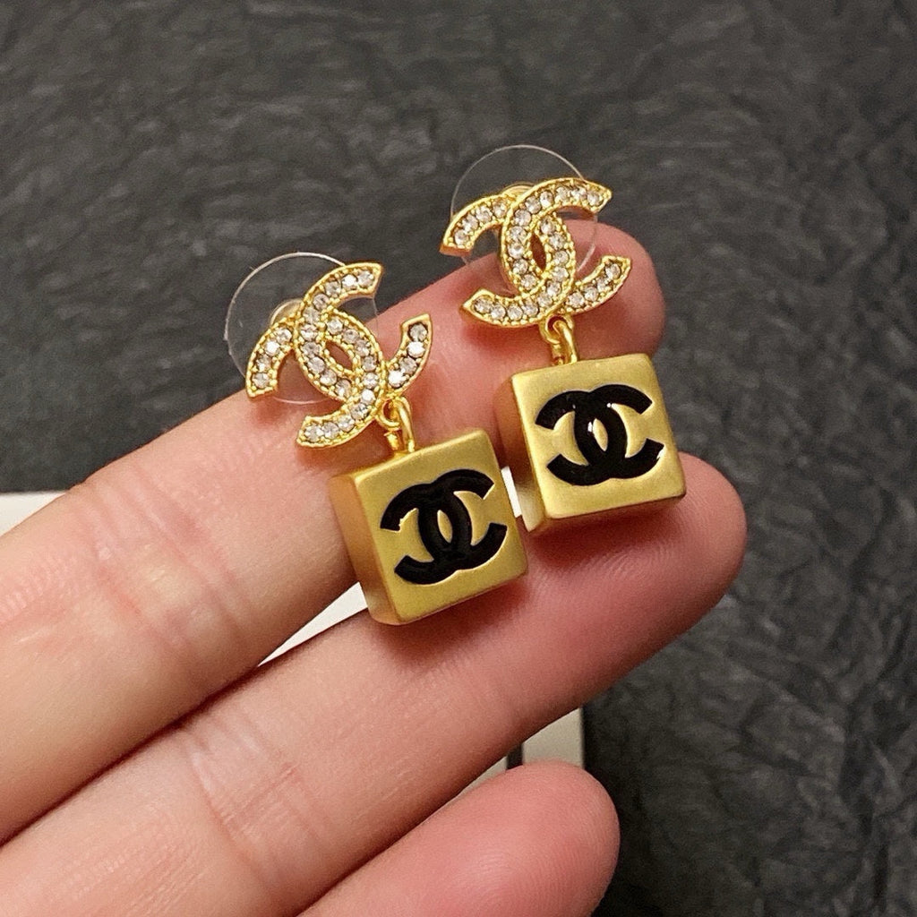 CHANEL Double-C Vintage Earrings