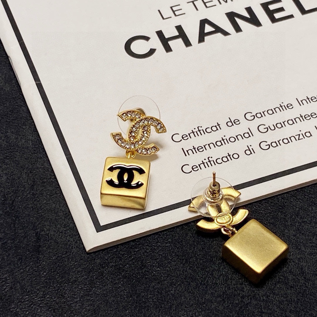 CHANEL Double-C Vintage Earrings