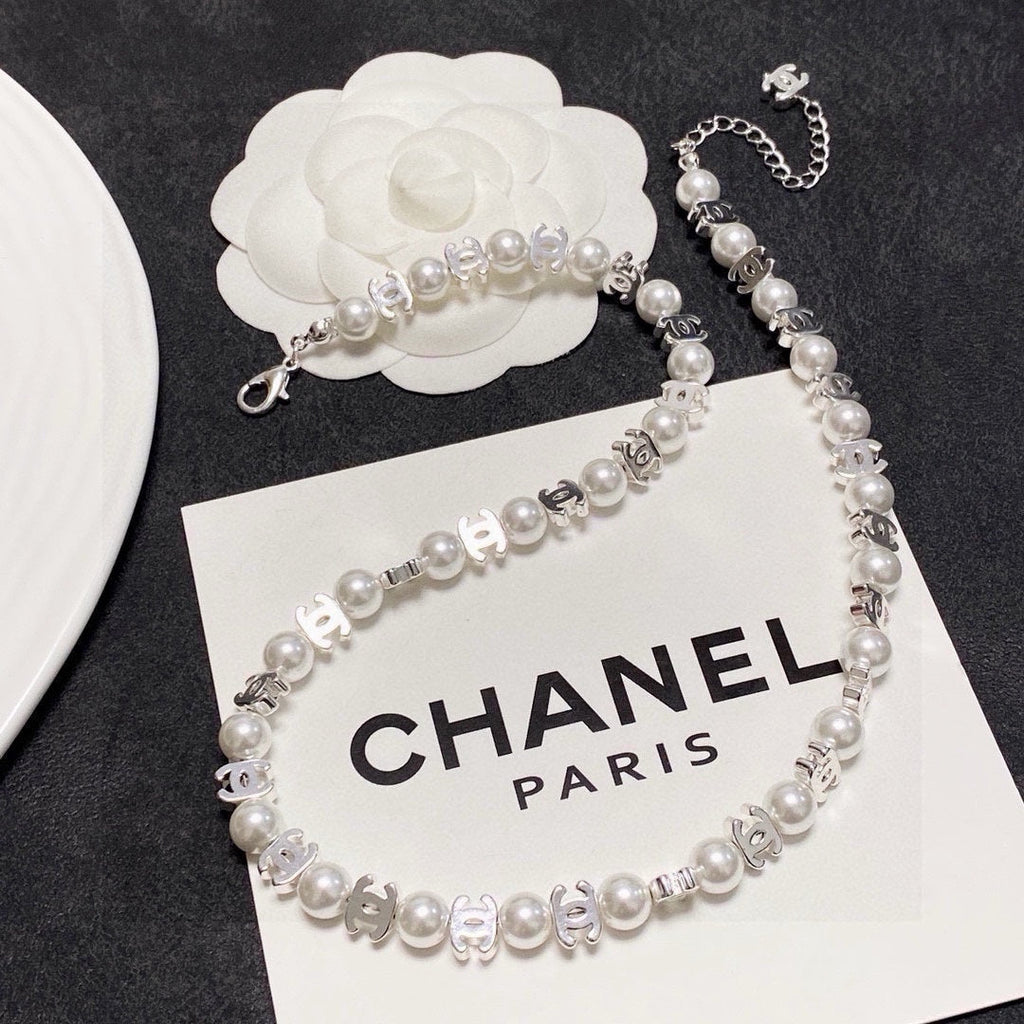 CHANEL Pearl Necklace