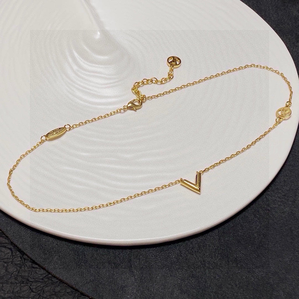 LOUIS VUITTON Necklace