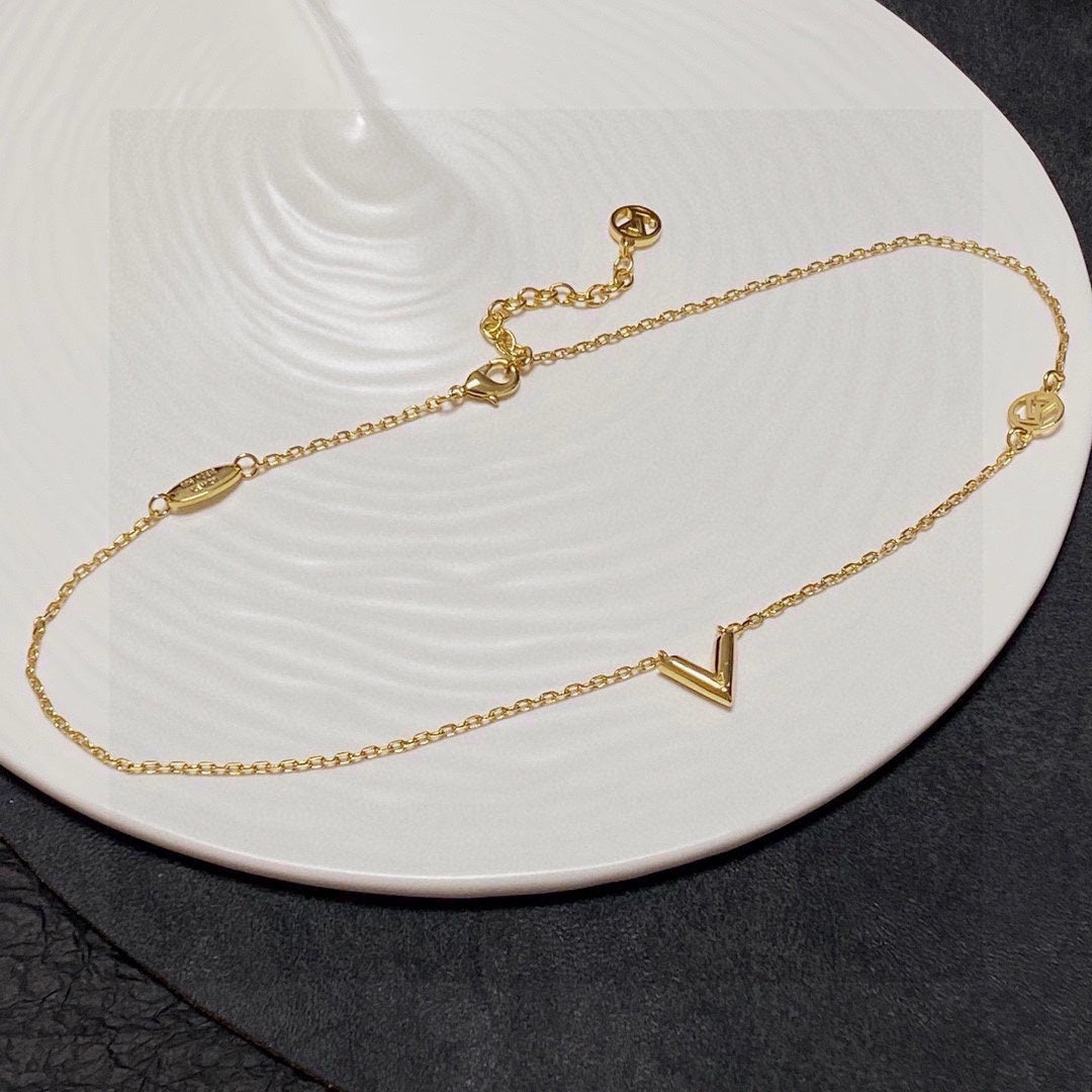 LOUIS VUITTON Necklace
