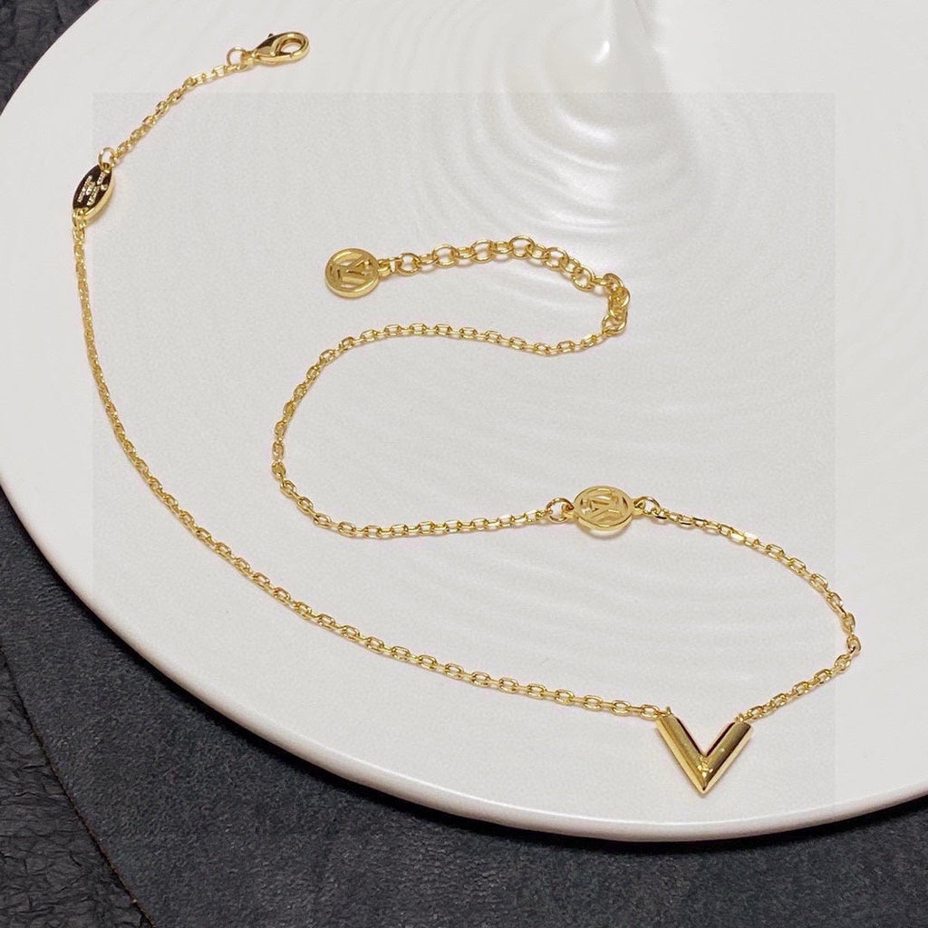 LOUIS VUITTON Necklace