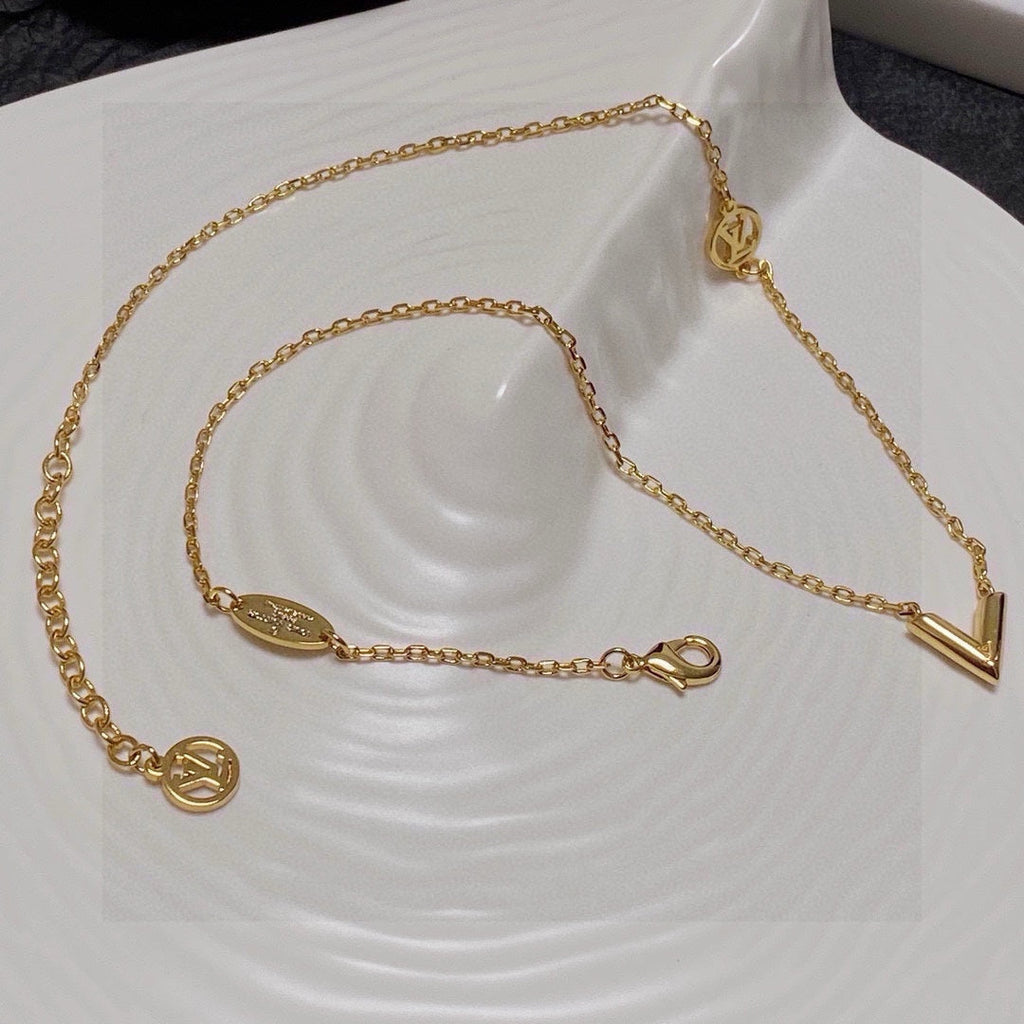 LOUIS VUITTON Necklace
